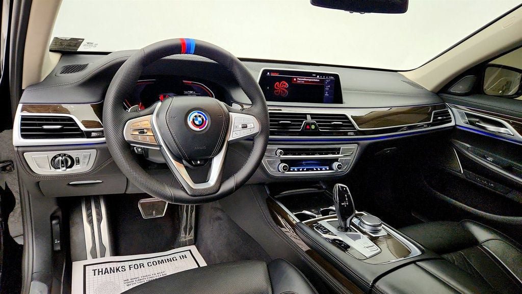 Used 2022 BMW 740i xDrive w/ Premium Package AWD/4WD image 13