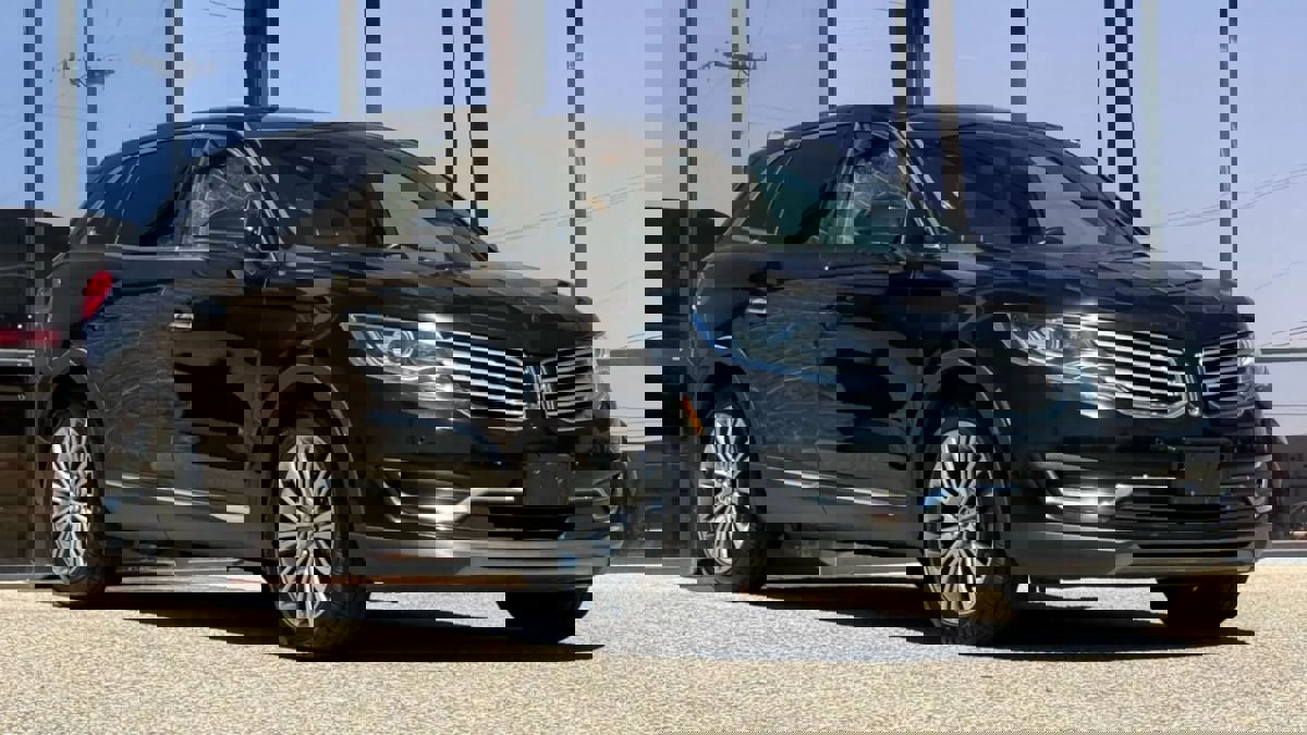 Used 2016 Lincoln MKX Reserve w/ Technology Package image 17