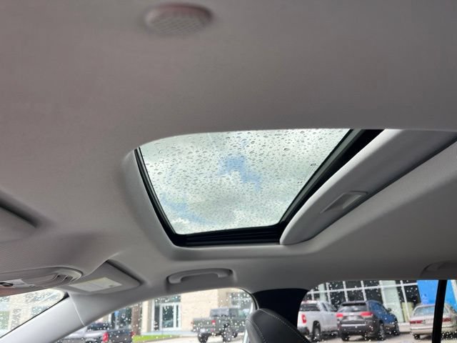 New 2026 Chevrolet Trax LT w/ Sunroof Package FWD image 27