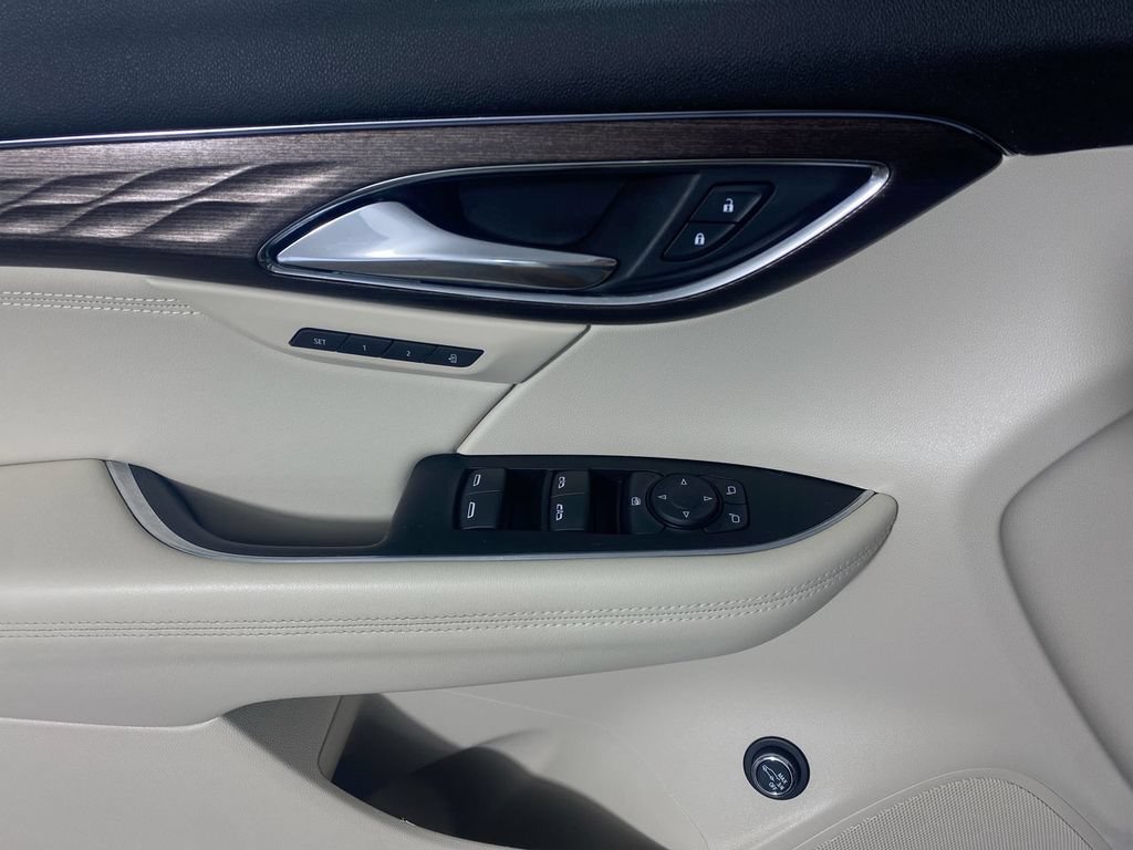 Used 2023 Buick Envision Avenir AWD/4WD image 13