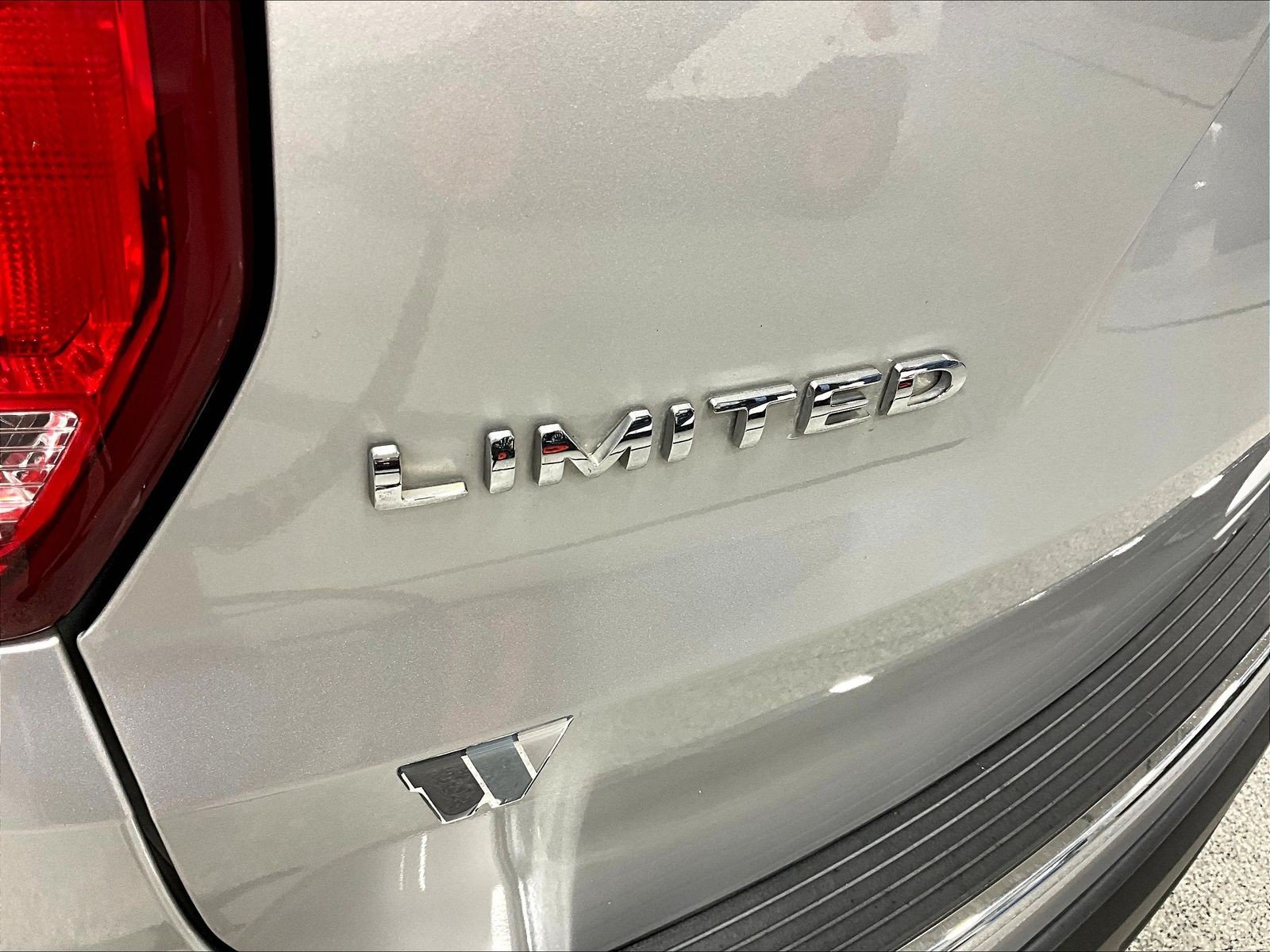 Used 2018 Ford Explorer Limited AWD/4WD image 24