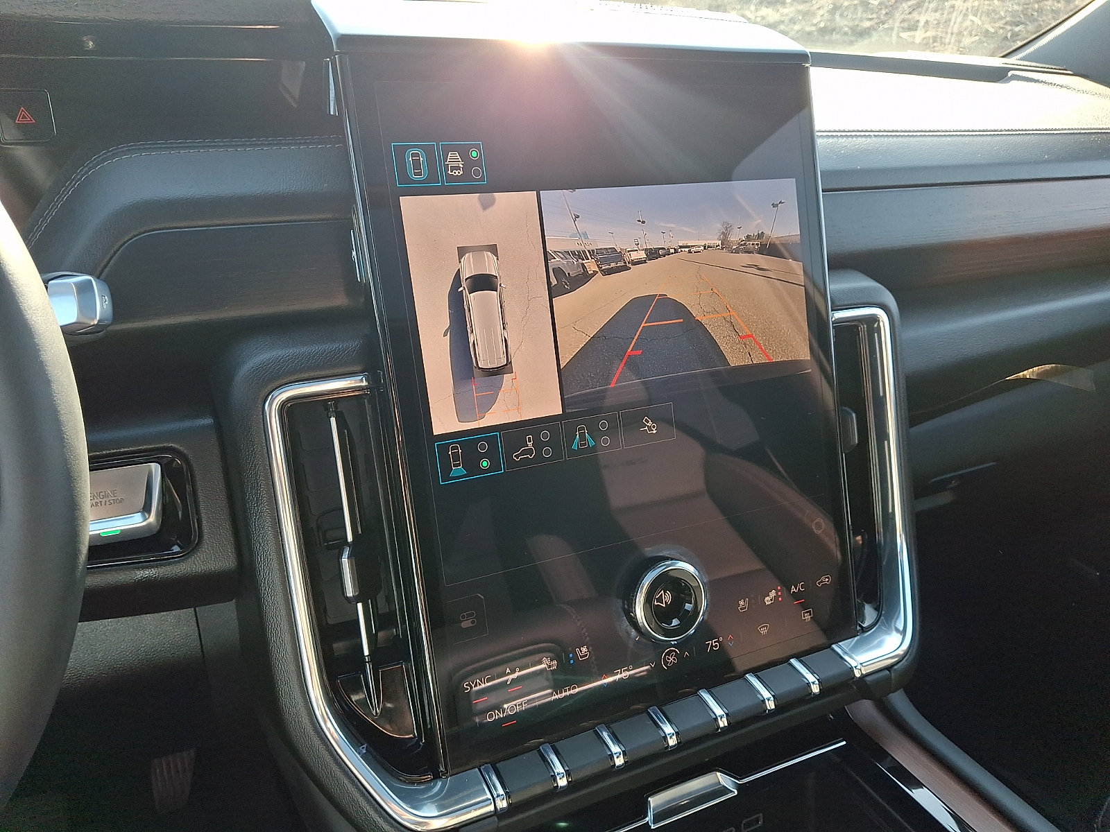 Used 2025 GMC Yukon XL Denali w/ Sun & Power Step Package image 18