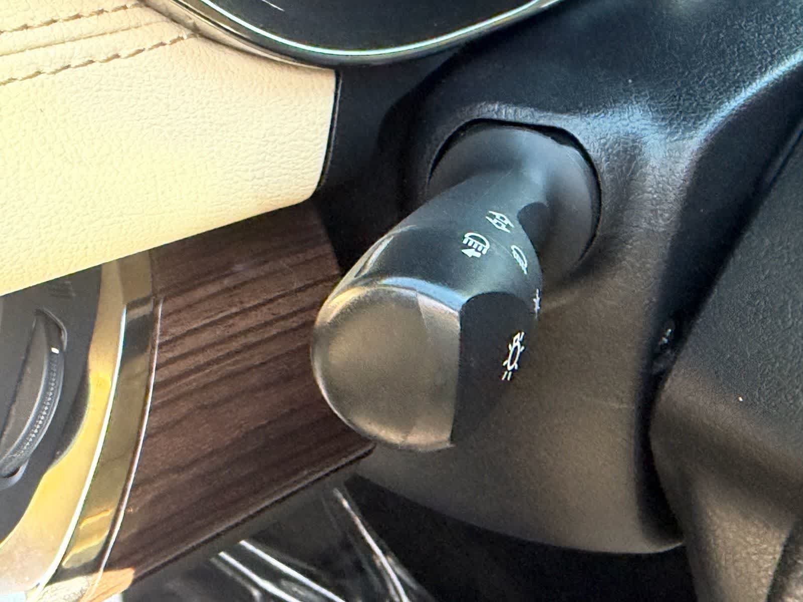 Used 2013 Toyota Avalon XLE Premium FWD image 29
