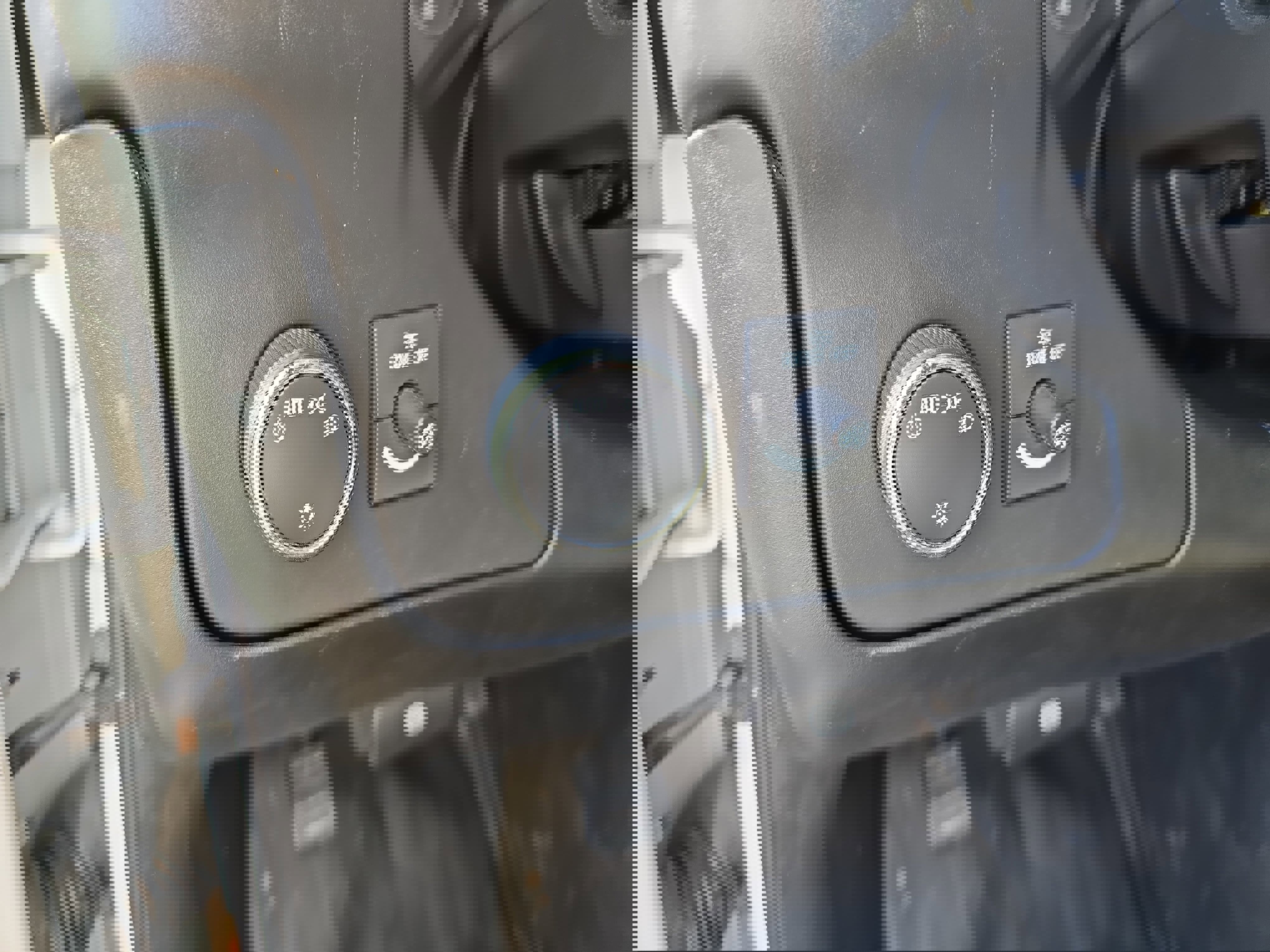 Used 2018 Chevrolet Express 3500 w/ Power Convenience Package image 27