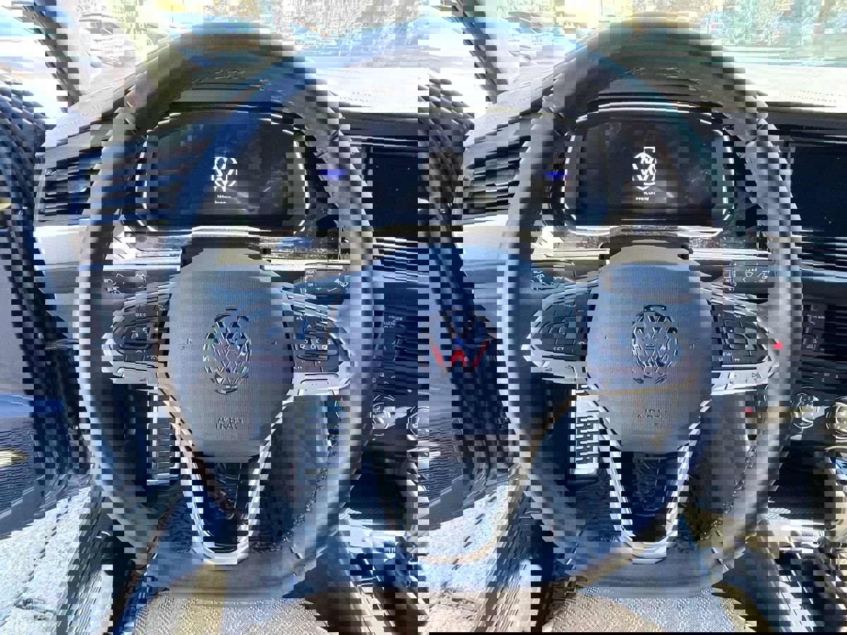 Used 2024 Volkswagen Jetta Sport image 11