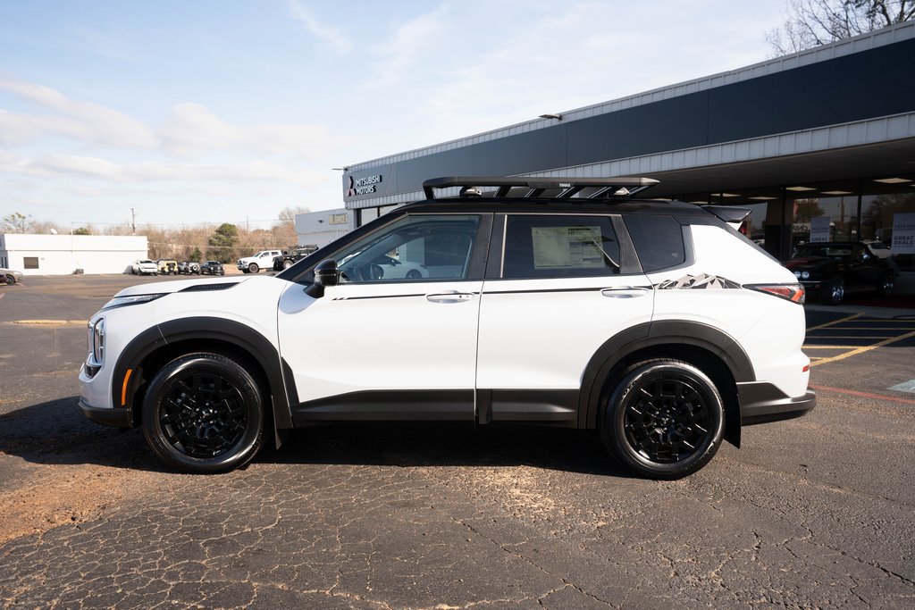 New 2026 Mitsubishi Outlander LE AWD/4WD image 12