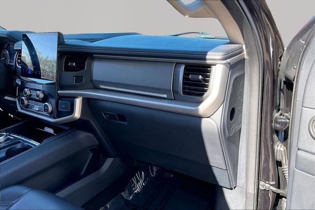 Used 2024 Ford Expedition XLT image 19