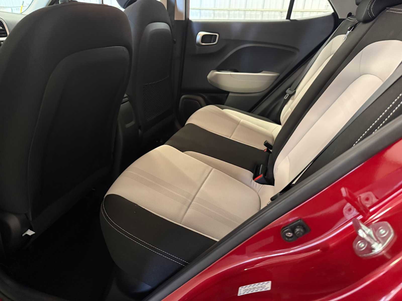 Used 2023 Hyundai Venue SEL FWD image 23