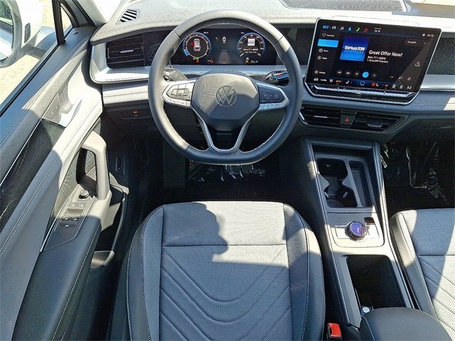 New 2025 Volkswagen Tiguan SE w/ Panoramic Sunroof Package AWD/4WD image 8