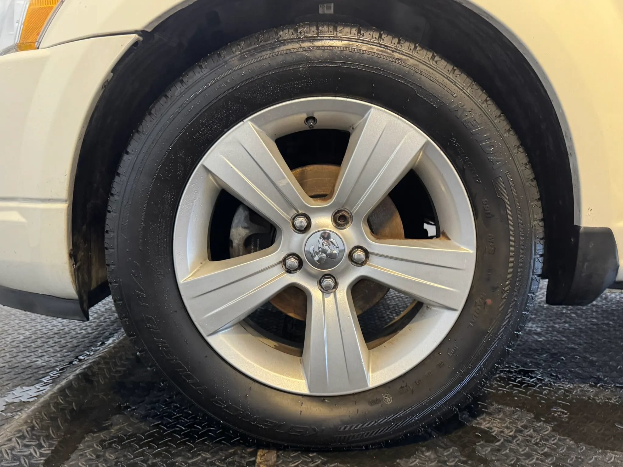Used 2010 Dodge Caliber SXT FWD image 30