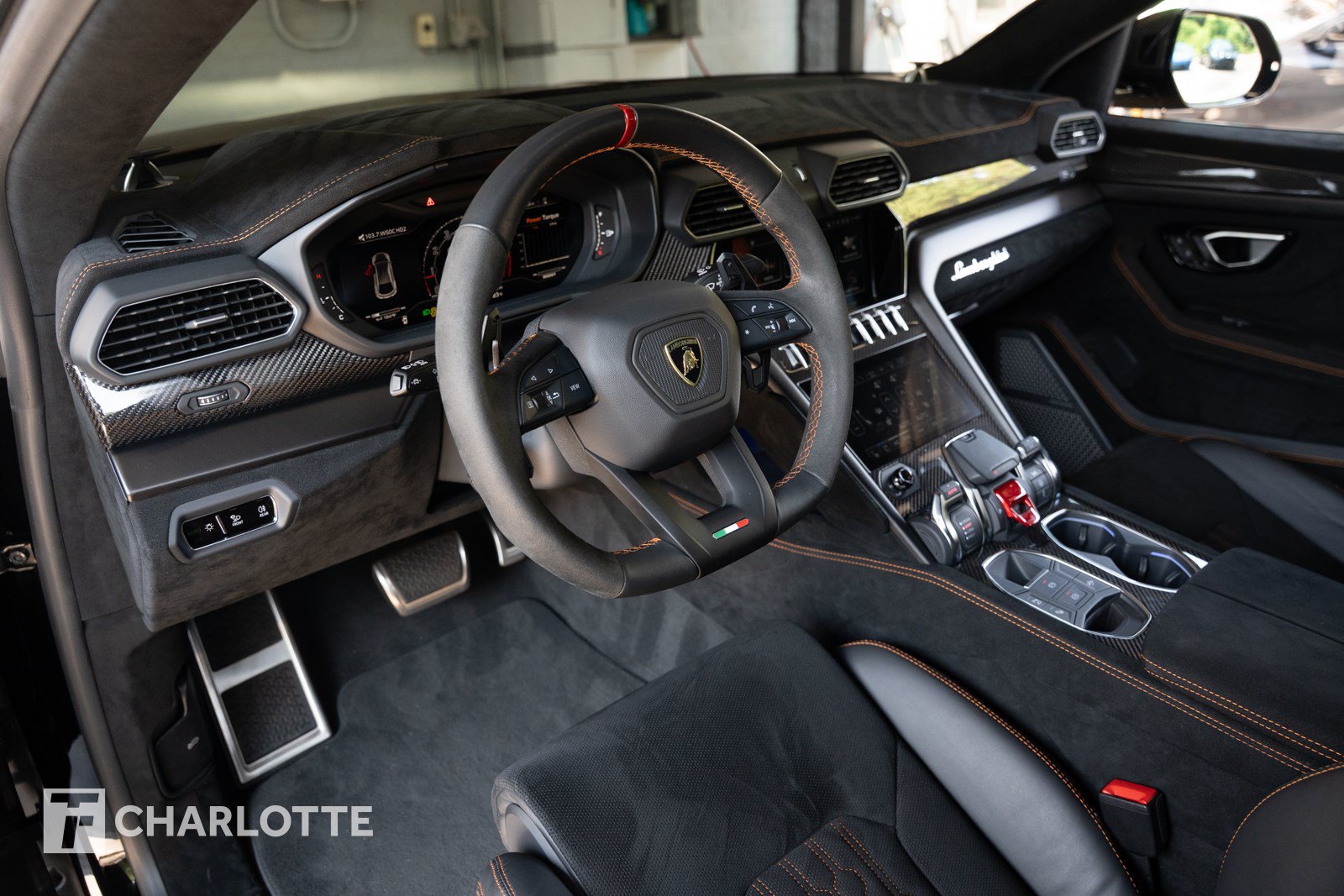 Used 2023 Lamborghini Urus Performante AWD/4WD image 23