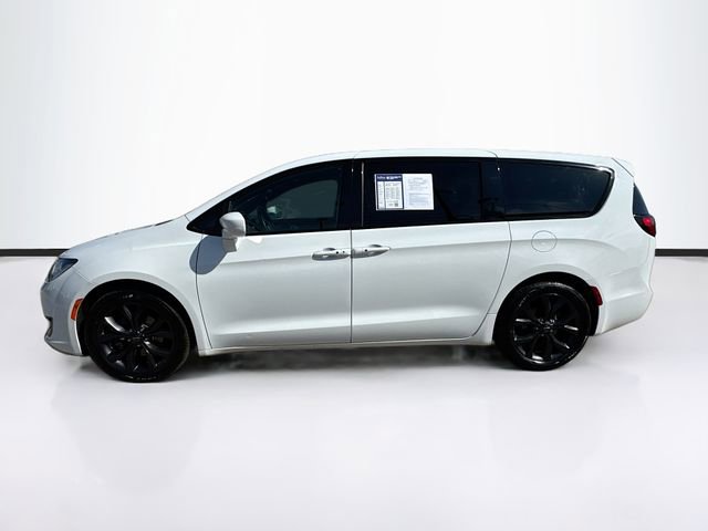 Used 2018 Chrysler Pacifica Touring Plus w/ S Appearance Package FWD image 4