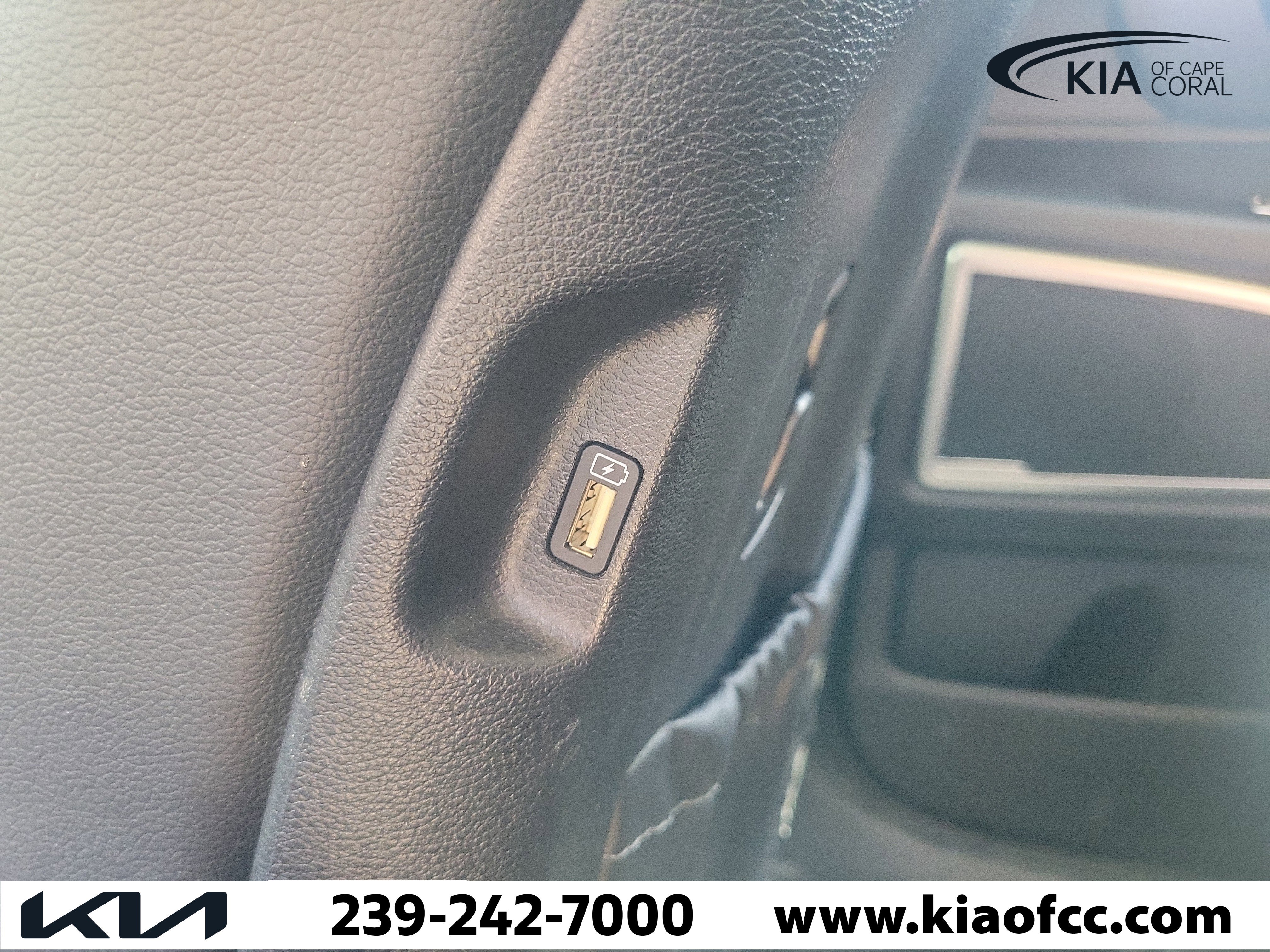 Used 2022 Kia Telluride EX w/ EX Premium Package FWD image 15