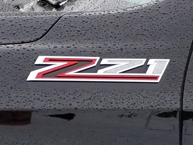 Used 2025 Chevrolet Suburban Z71 w/ Comfort Package AWD/4WD image 12