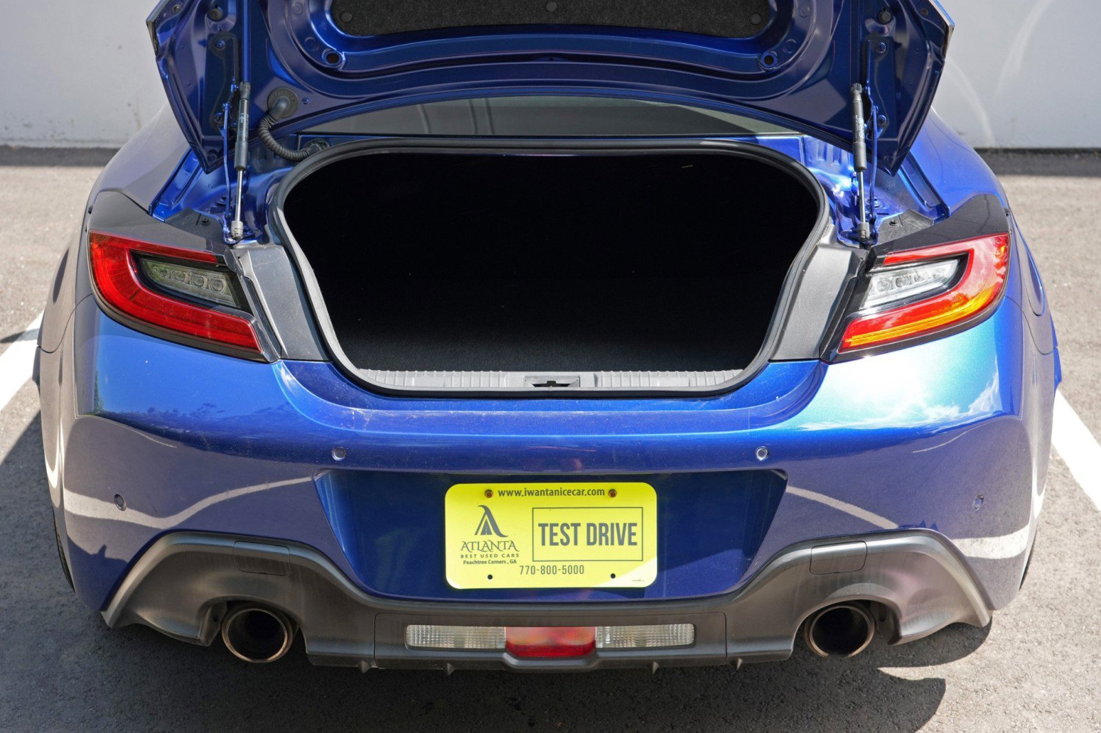 Used 2022 Toyota GR86 RWD image 9