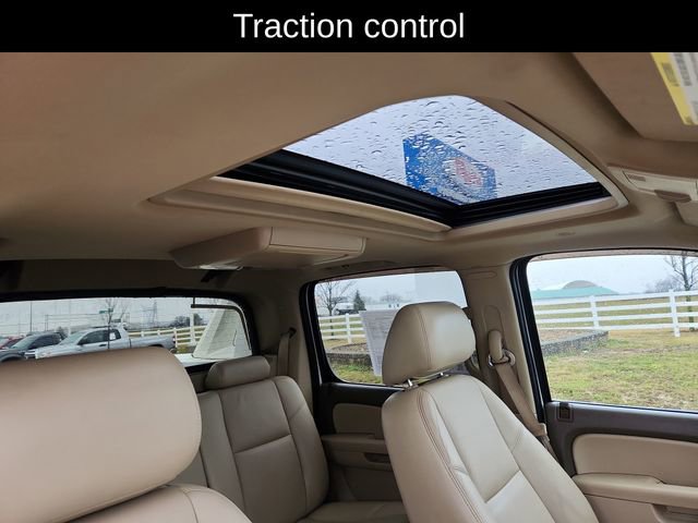 Used 2013 Chevrolet Avalanche LTZ image 24