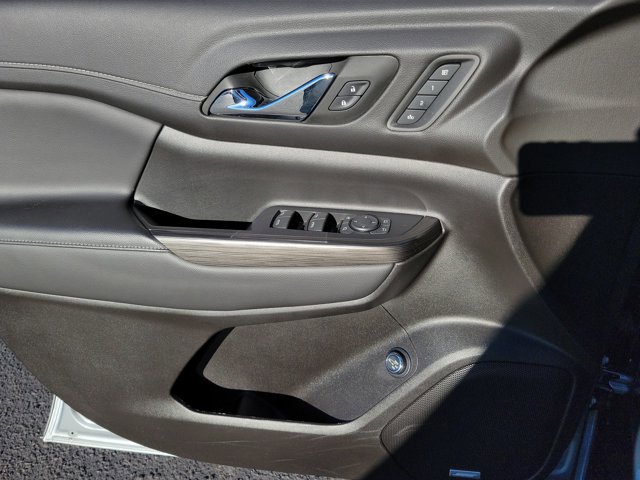 Used 2023 GMC Acadia SLT w/ Elevation Edition image 31