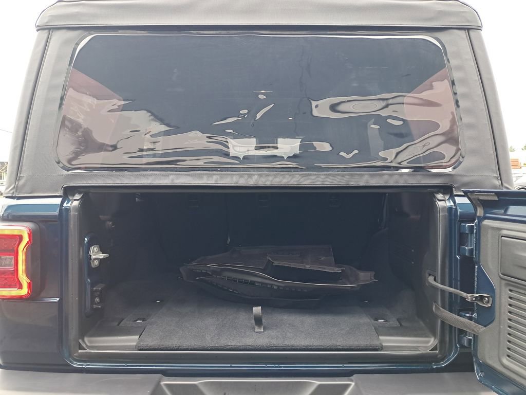 Used 2025 Jeep Wrangler Willys image 28