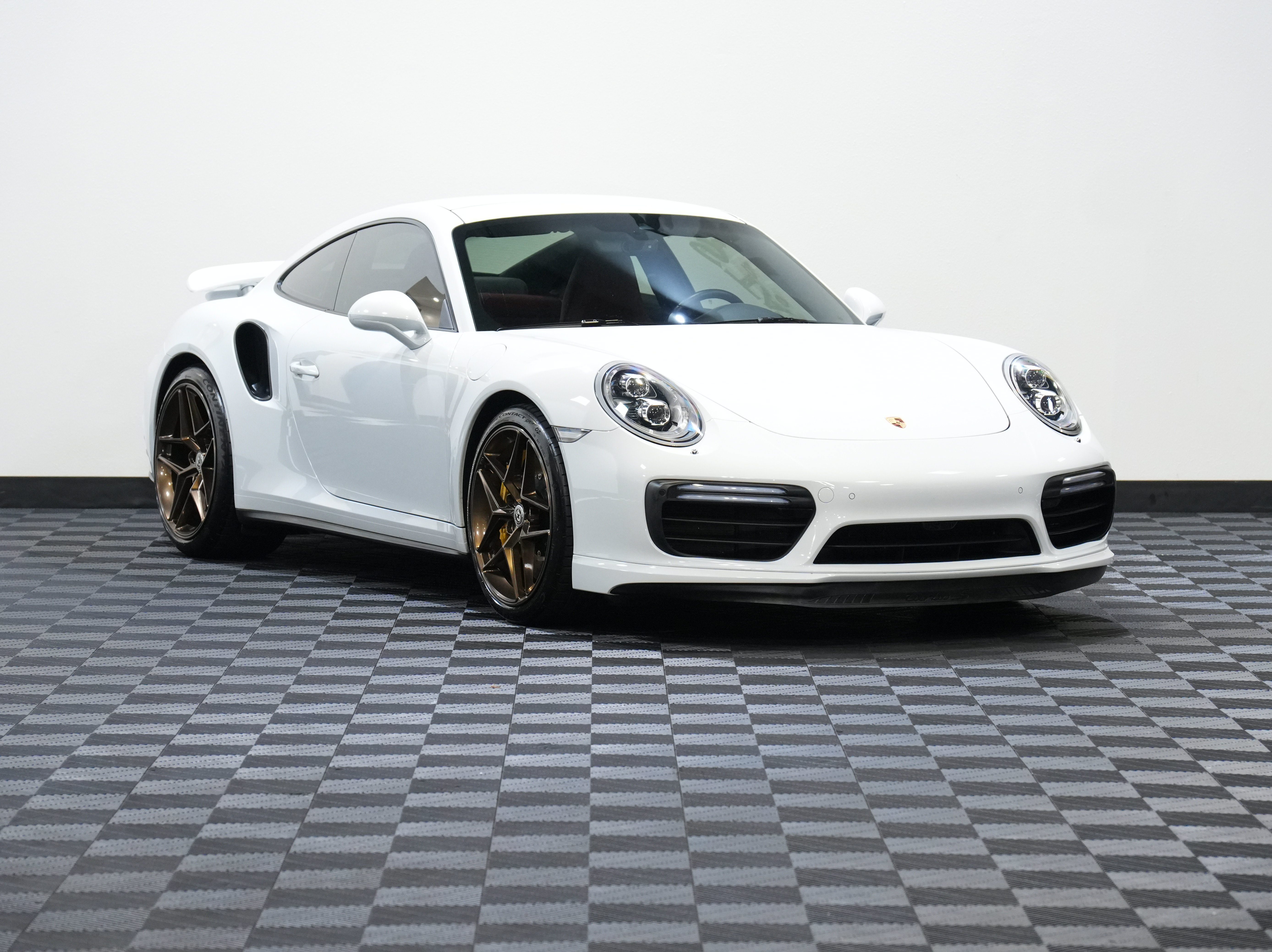 Used 2018 Porsche 911 Turbo S AWD/4WD image 5
