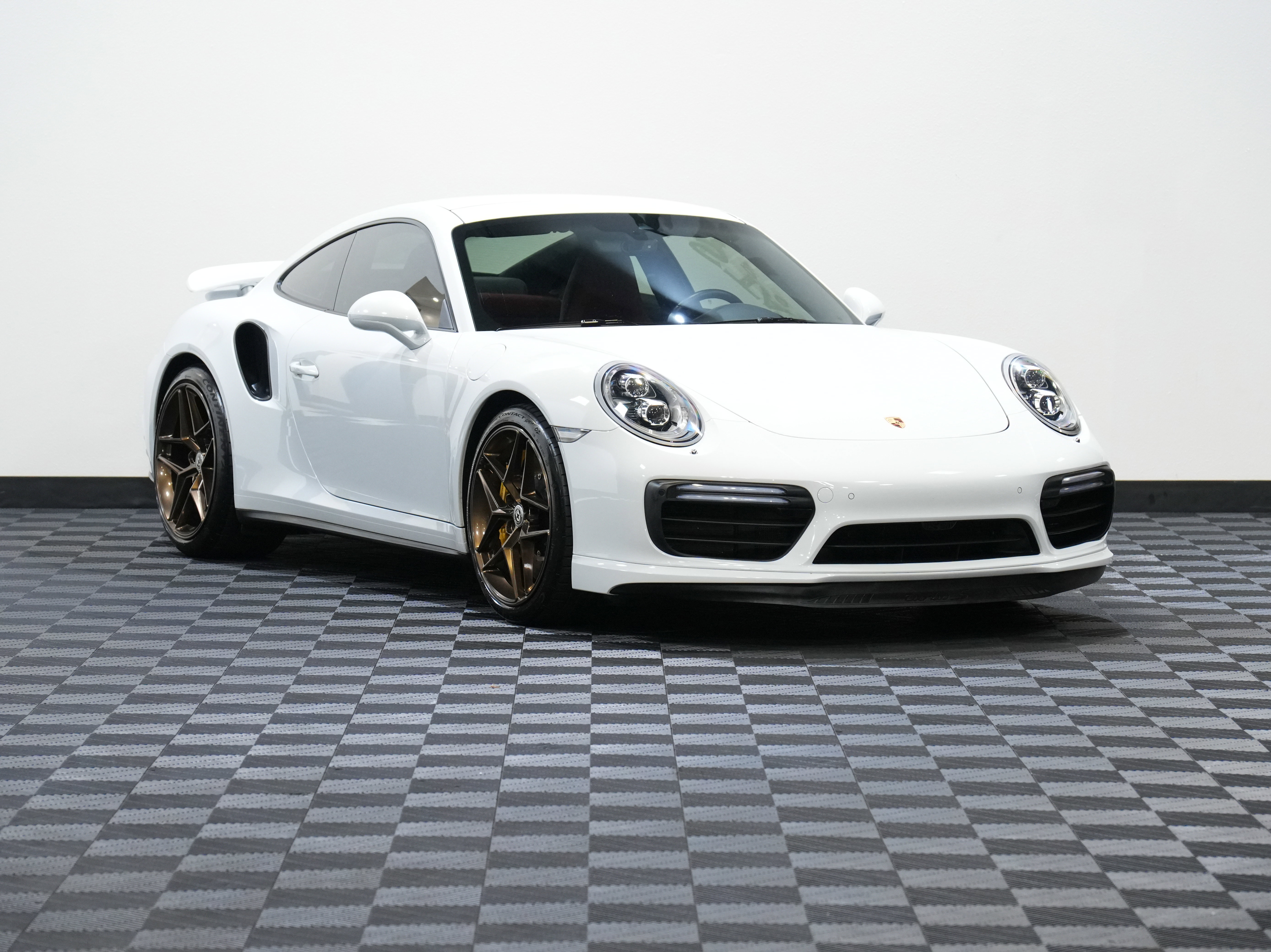 Used 2018 Porsche 911 Turbo S image 5
