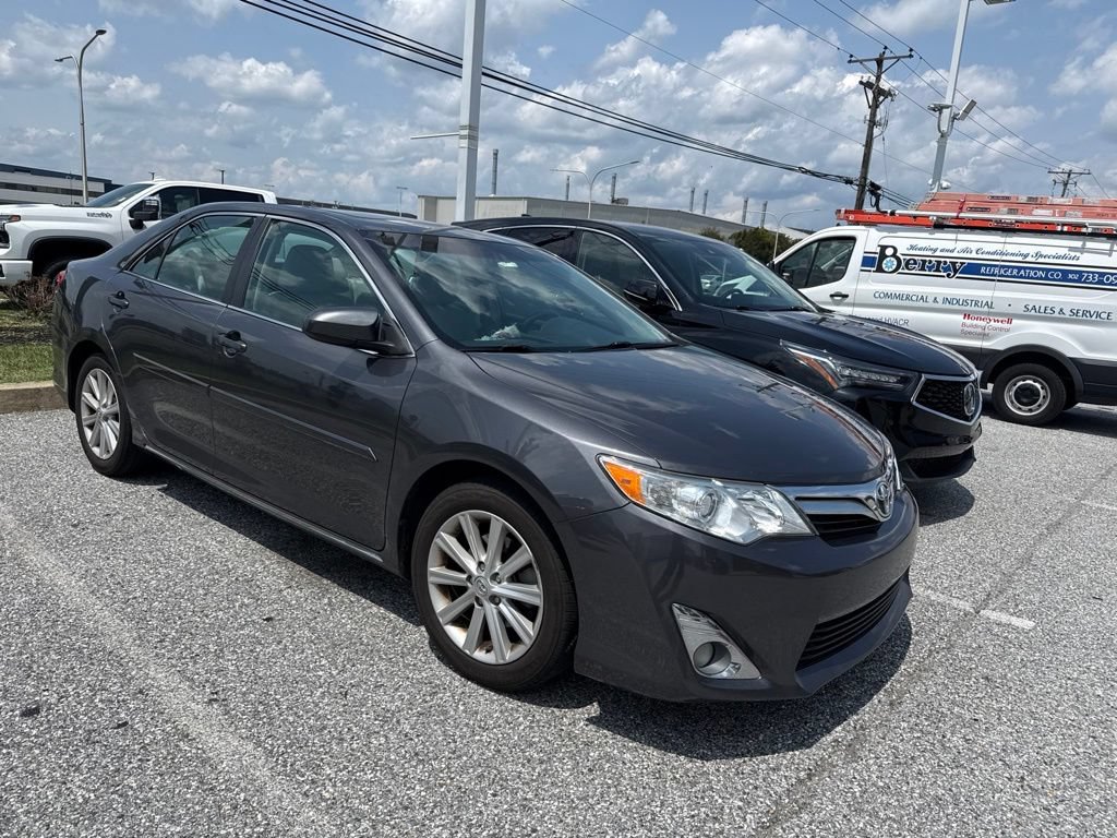 Used 2013 Toyota Camry XLE w/ Leather Pkg FWD image 4