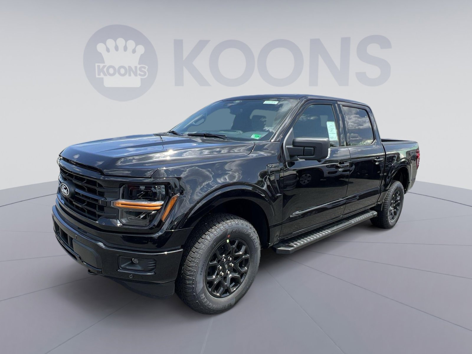 New 2025 Ford F150 XLT w/ Equipment Group 302A MID
