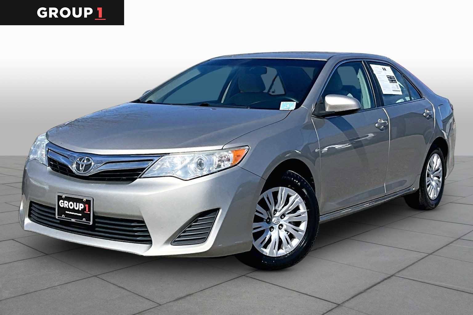 Used 2014 Toyota Camry LE FWD image 1