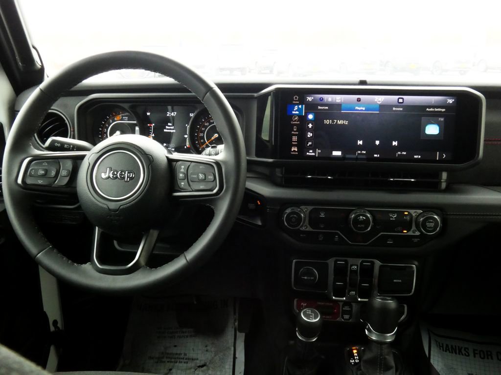 Used 2025 Jeep Wrangler Unlimited Rubicon image 9