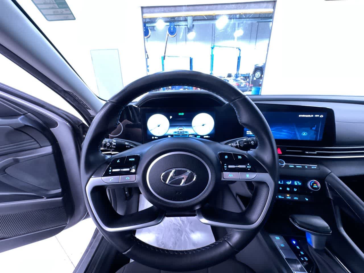Used 2023 Hyundai Elantra SEL w/ Convenience Package FWD image 15