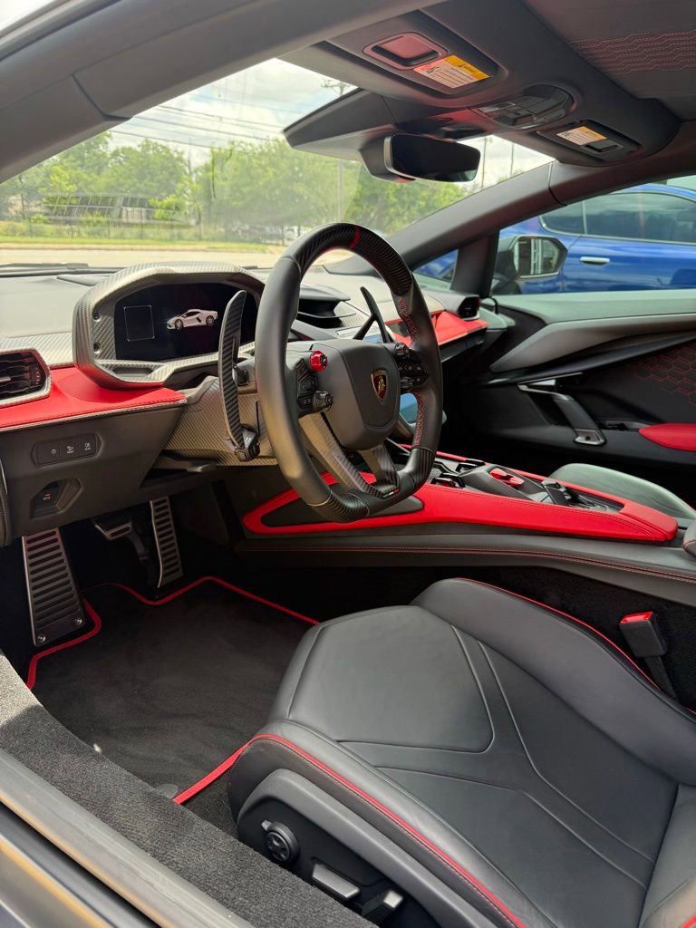 Used 2024 Lamborghini Revuelto AWD/4WD image 6