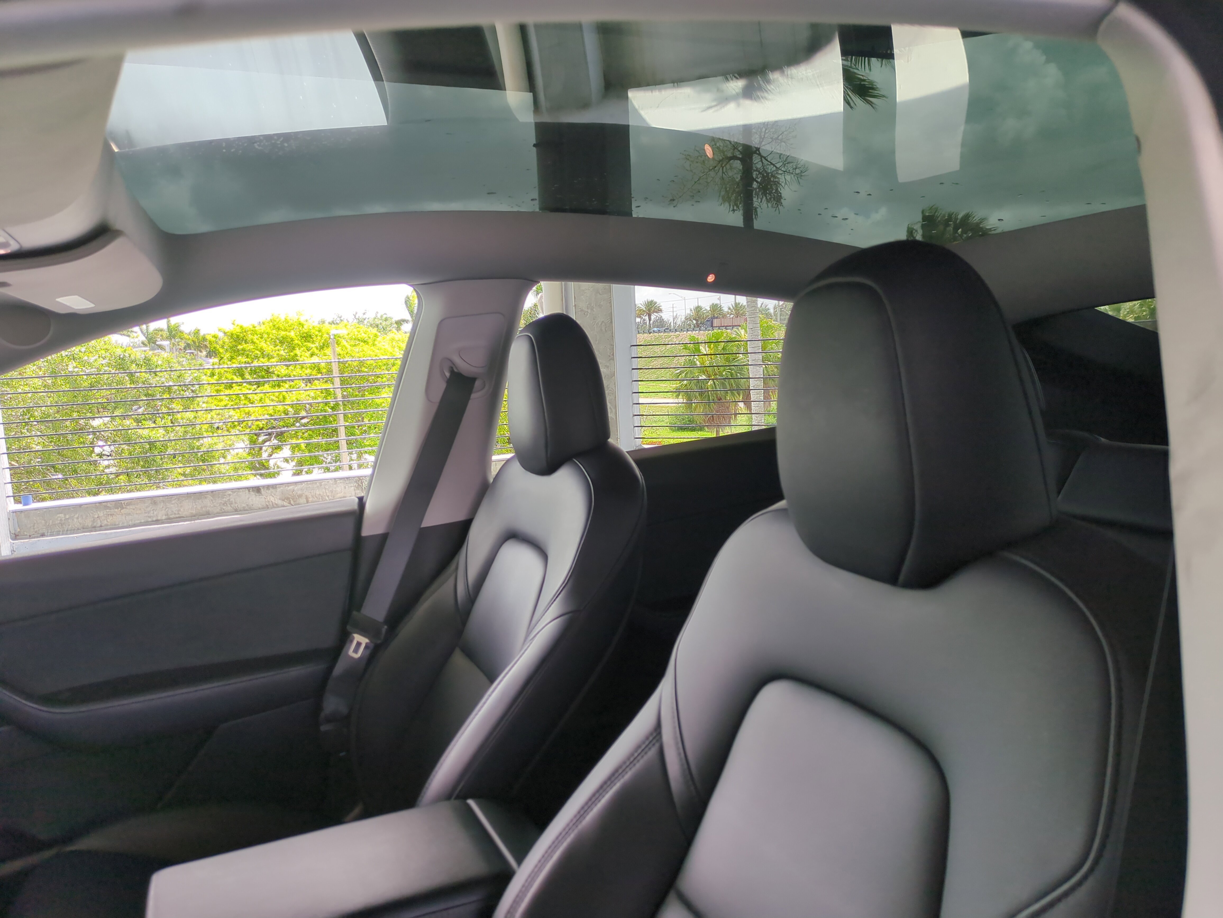 Used 2022 Tesla Model Y Long Range image 22