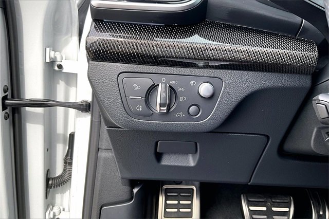 Used 2024 Audi SQ5 Prestige w/ Prestige Package image 26