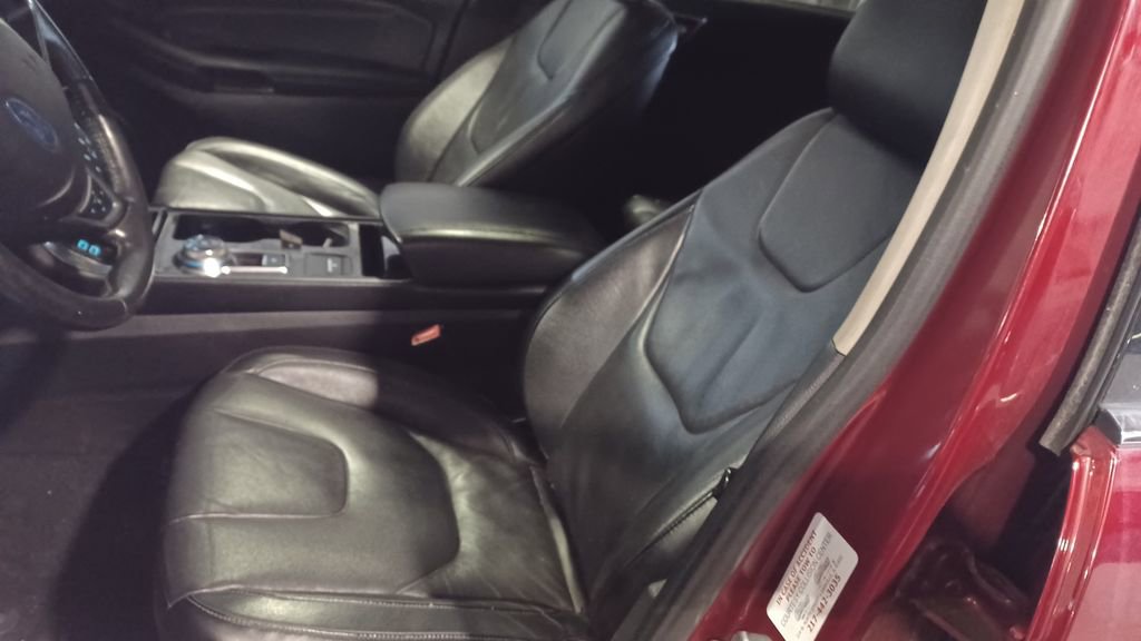 Used 2019 Ford Edge Titanium w/ Cold Weather Package image 6