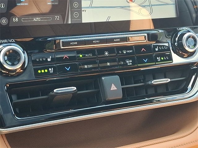 Used 2021 Toyota Highlander Platinum image 16