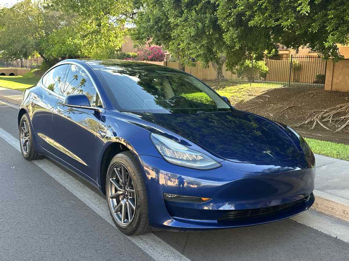 Used 2018 Tesla Model 3 Long Range RWD image 2
