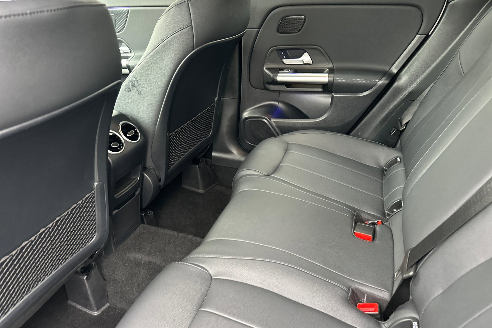 Certified 2025 Mercedes-Benz GLA 250 White image 12