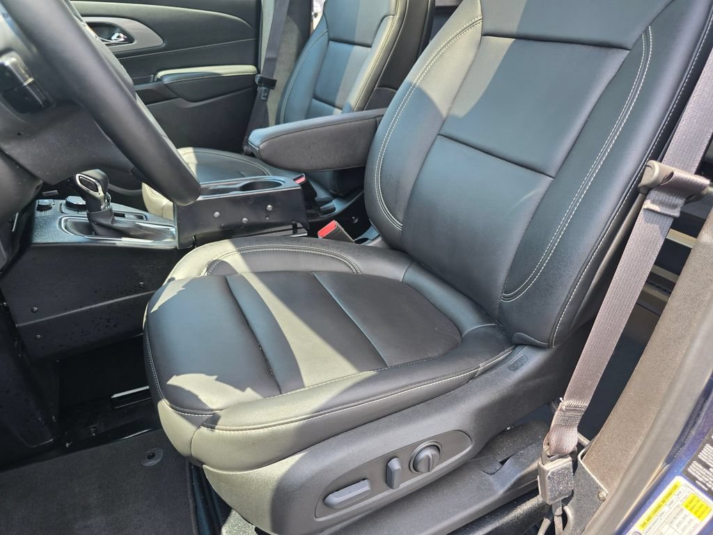 Used 2023 Chevrolet Traverse LT w/ LT Premium Package FWD image 21
