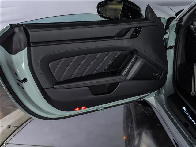 Certified 2025 Porsche 911 Carrera GTS RWD image 31