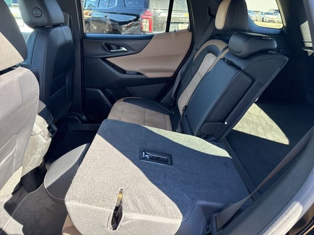 Used 2025 Chevrolet Equinox ACTIV w/ Safety and Technology Package image 16
