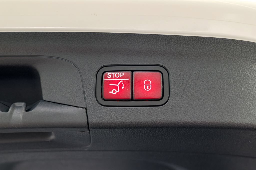 Used 2025 Mercedes-Benz GLE 450e 4MATIC image 69