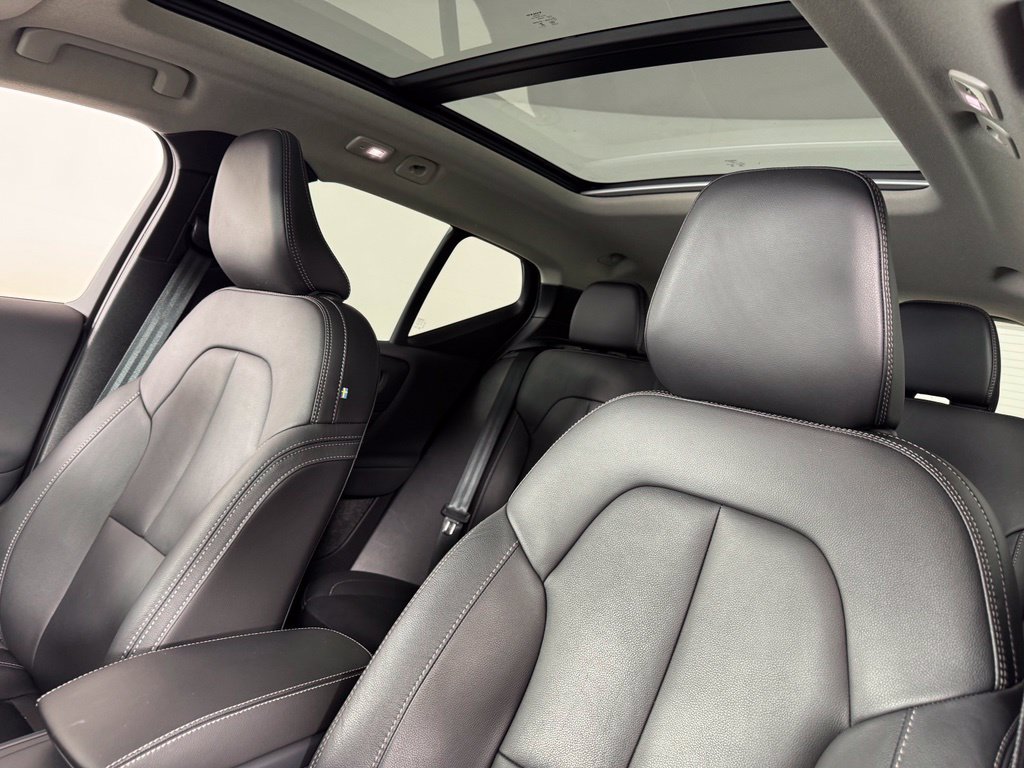 Certified 2024 Volvo XC40 B5 Core AWD/4WD image 18