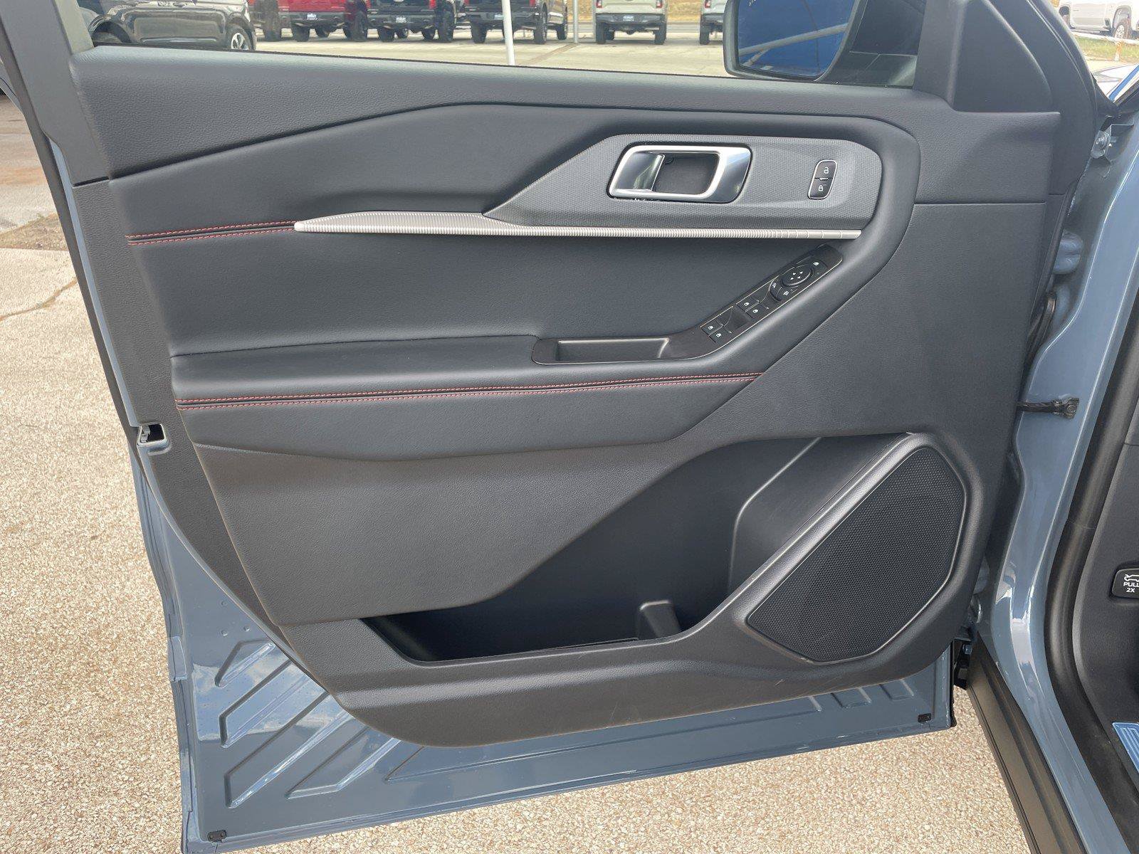 New 2027 Ford Explorer ST-Line RWD image 10