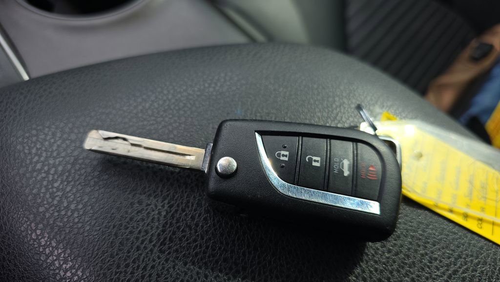 Used 2021 Toyota Camry SE FWD image 24