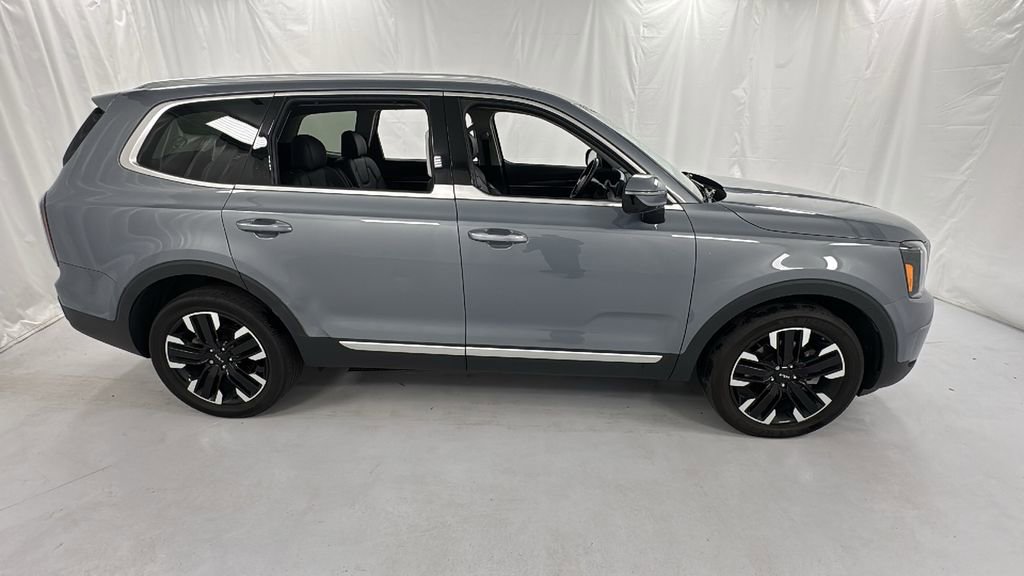 Used 2023 Kia Telluride SX image 2