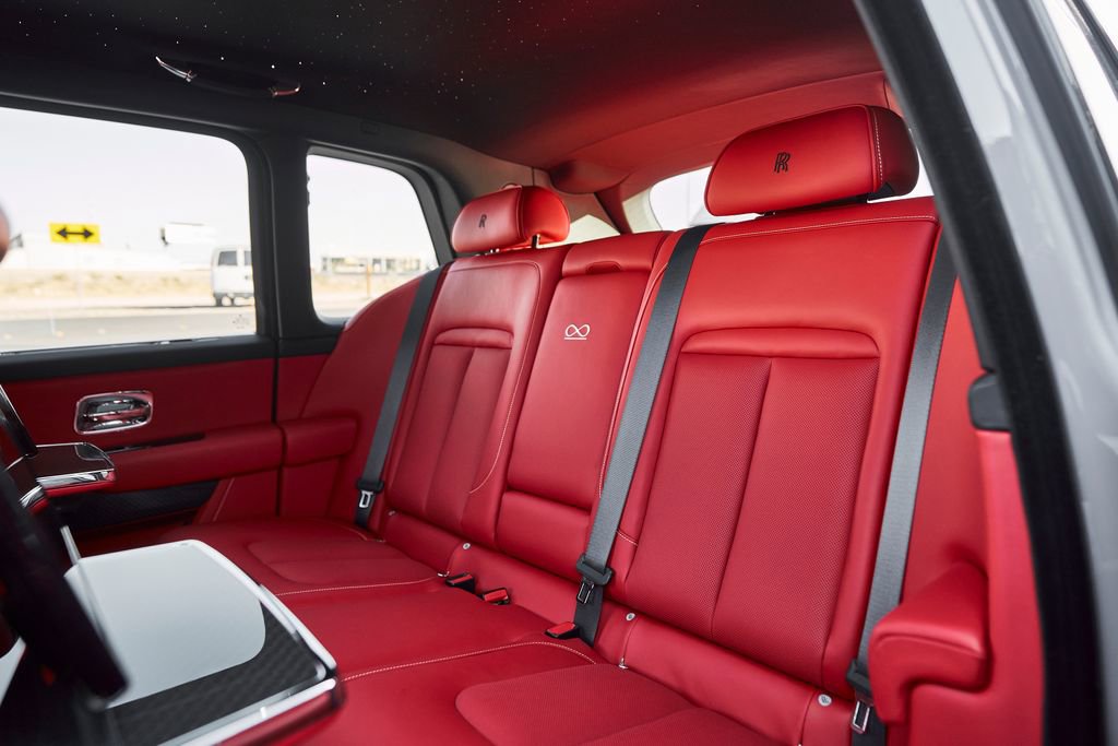 Used 2025 Rolls-Royce Cullinan Black Badge AWD/4WD image 45