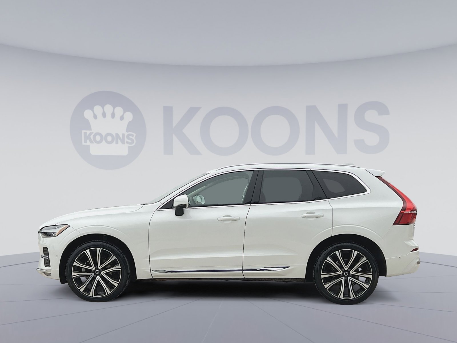 Certified 2023 Volvo XC60 B5 Ultimate image 2