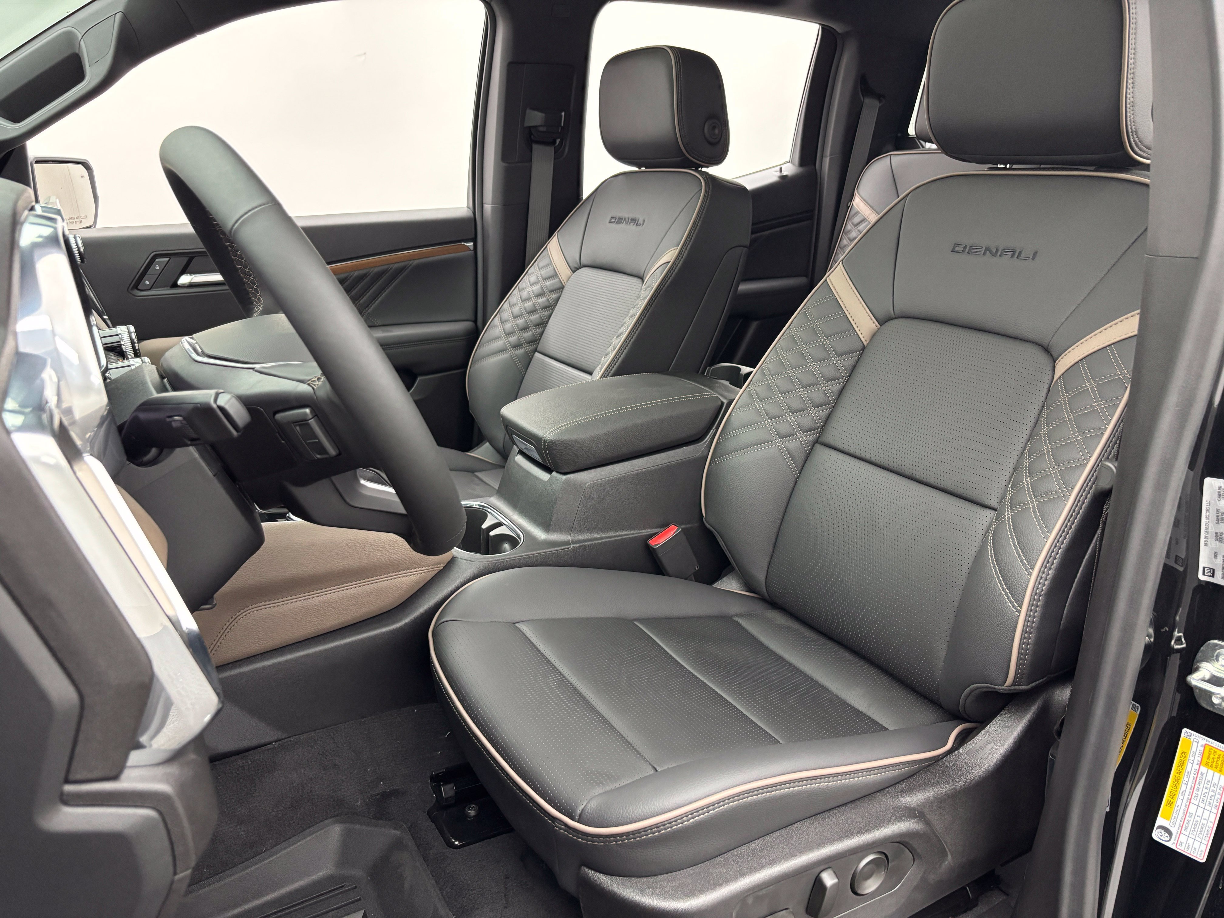 New 2026 GMC Canyon Denali w/ LPO, Black Badging Package AWD/4WD image 18