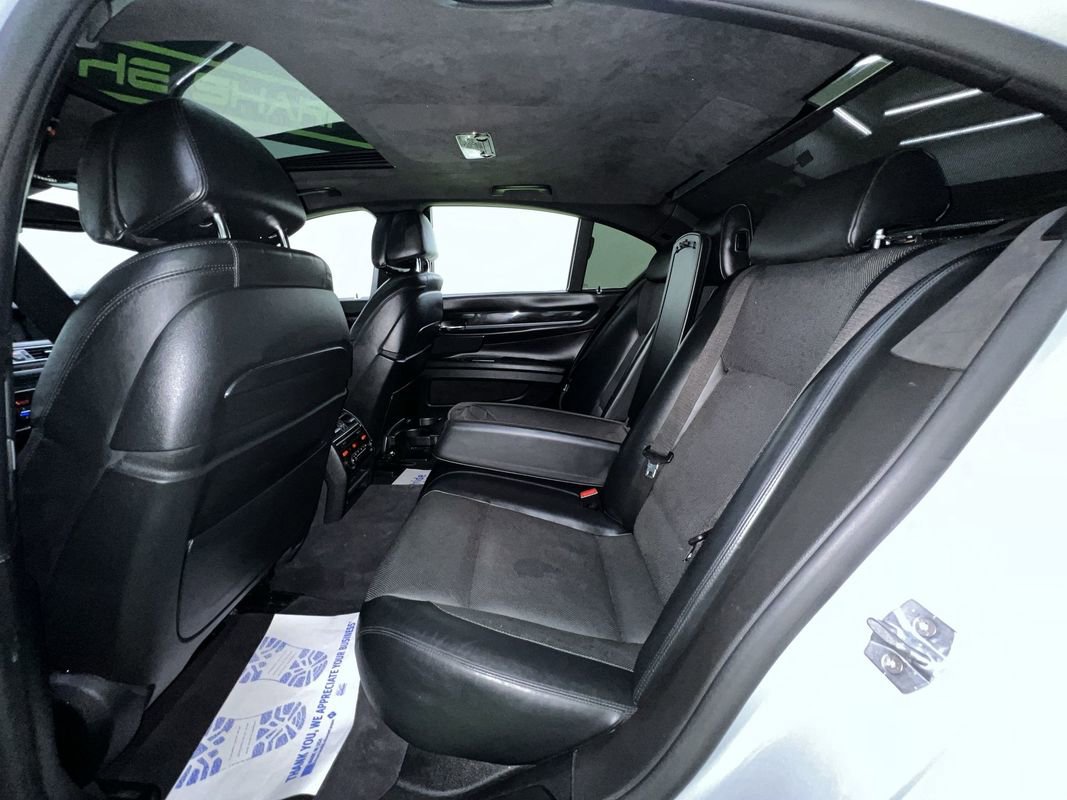 Used 2015 BMW 750i image 27