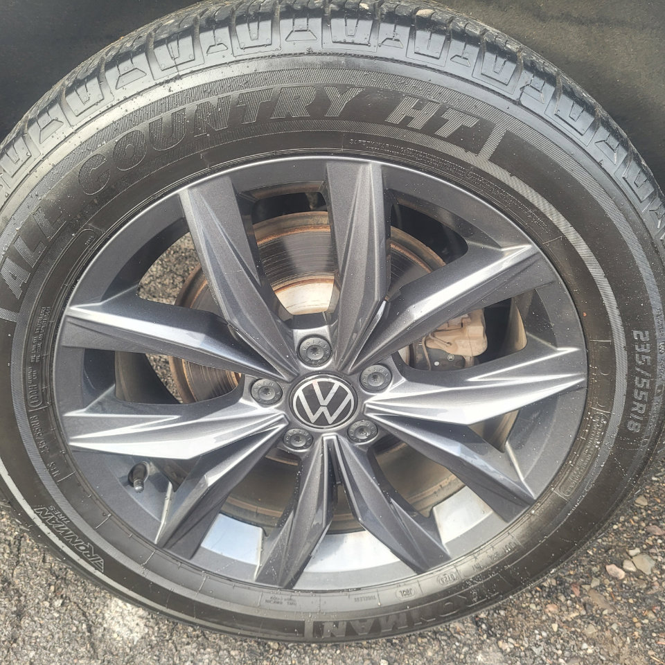 Used 2022 Volkswagen Tiguan SE image 44