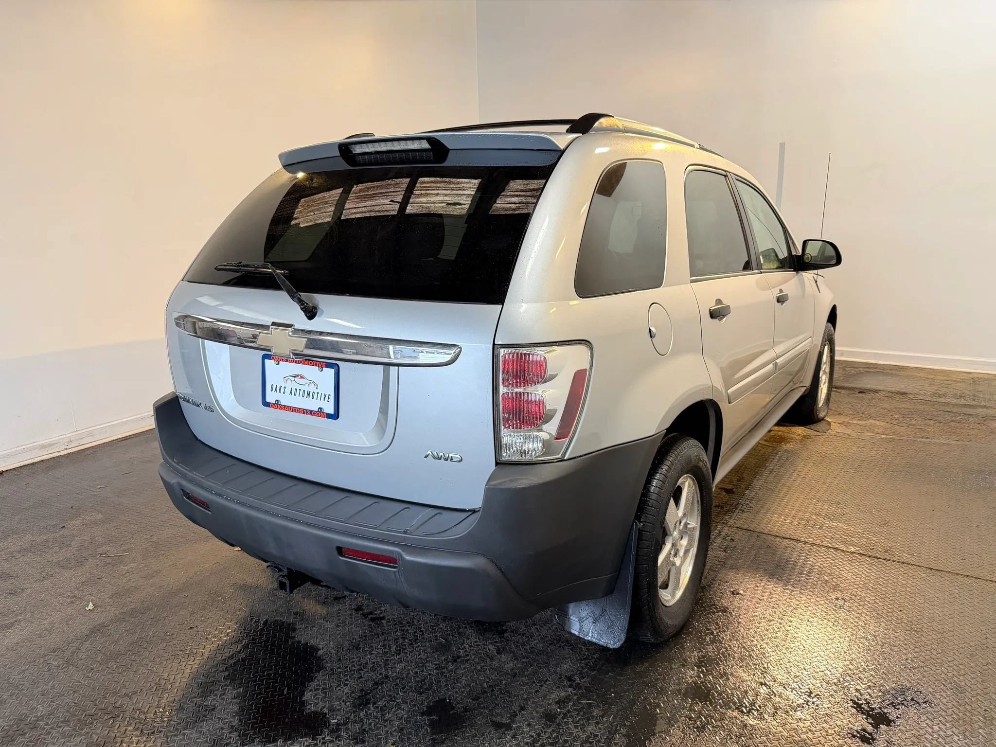 Used 2005 Chevrolet Equinox LS w/ Preferred Equipment Group AWD/4WD image 7